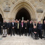 Les journalistes de la section Ouest de l'UJSF, rassemblés à l'abbaye de l'Epau, au Mans,
autour de Véronique Rivron, vice-présidente du Conseil général de la Sarthe.