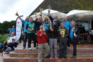 Les vainqueurs du 5e National UJSF de Golf rassemblés  autour de Jean-Claude Virfeu, vice-président de l’UJSF