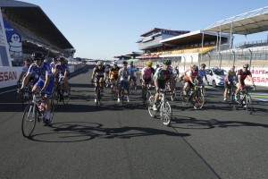 C’est parti pour 2 heures de courses. 26 journalistes étaient au départ de cette 51 e édition du championnat de France UJSF-FFC