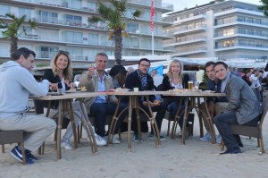 Dégustation entre amis pour Thierry Arnaud, Astrid Bard, Yann Delaigue, Thomas Guichard, Anne-Sophie Sergent, Ronald Guintrange et Sébastien Dupuis.