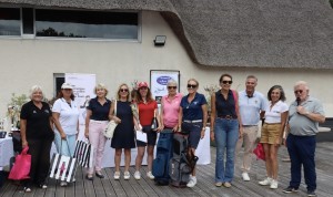 Les journalistes dames autour de la championne 2025.