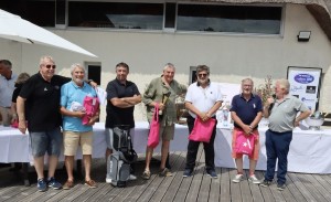 La galerie des Journalistes hommes 3e série autour des deux vainqueurs du jour, Claude Craplet et Tanguy Bernier