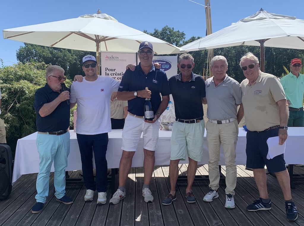 Chez les pros, Eric Grangeot a été récompensé par Olivier Daniel (Vidalies) après s’être imposé devant Cyrille Duplessis et Nicolas Gajan.